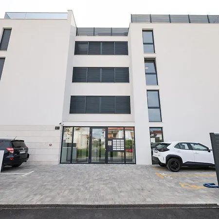 Brand New Close To Beach!+free Parking * Zadar